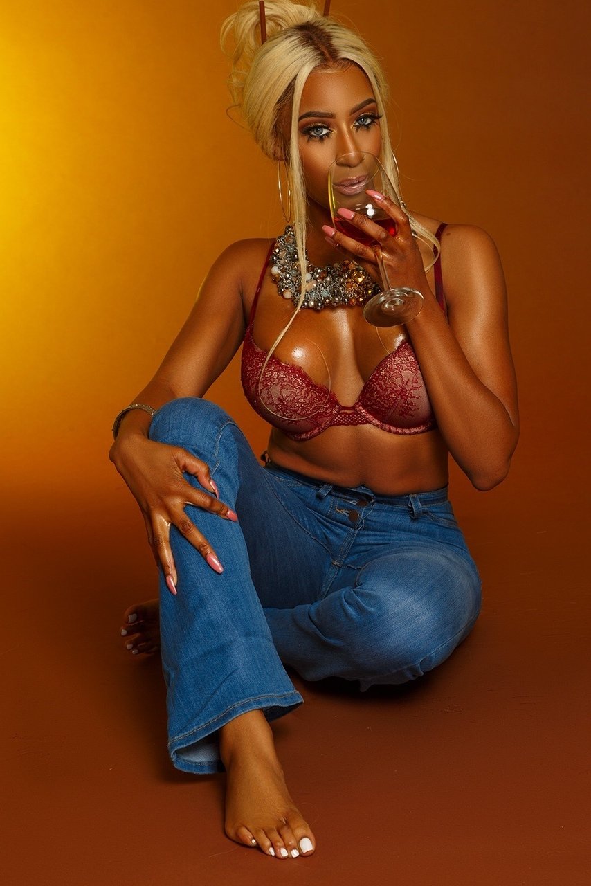 Winsford: escorts - Sagatapestry