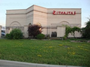 Kinza sex club in West Des Moines, IA